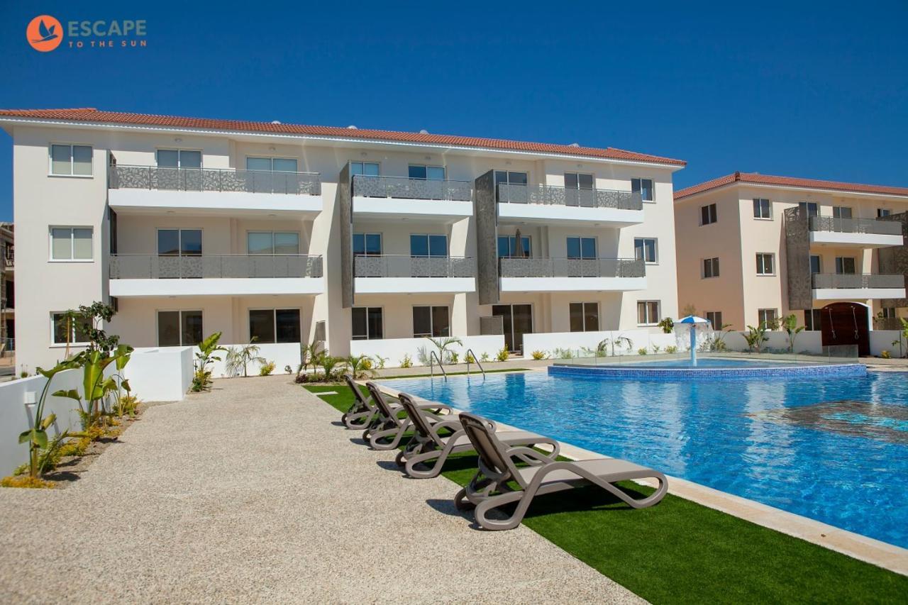Sweet Retreat Apartment พาราลิมนี ภายนอก รูปภาพ
