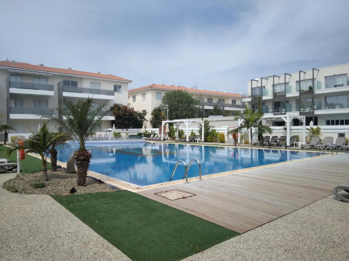 Sweet Retreat Apartment พาราลิมนี ภายนอก รูปภาพ