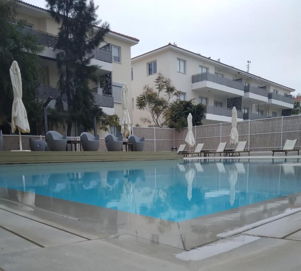 Sweet Retreat Apartment พาราลิมนี ภายนอก รูปภาพ