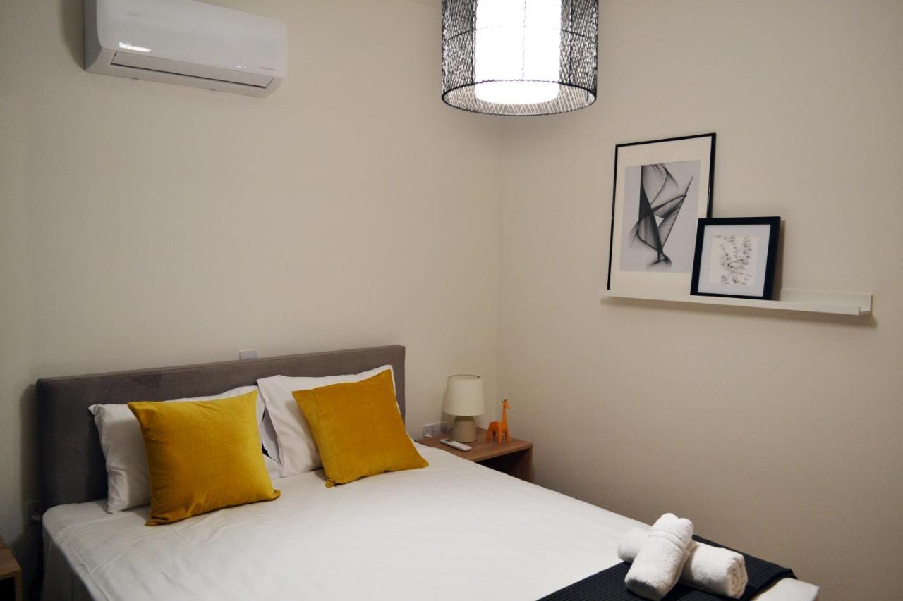 Sweet Retreat Apartment พาราลิมนี ภายนอก รูปภาพ