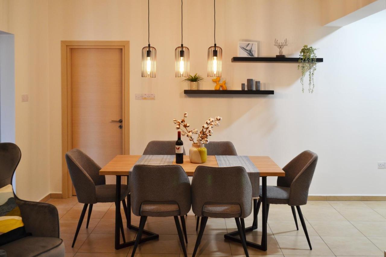 Sweet Retreat Apartment พาราลิมนี ภายนอก รูปภาพ