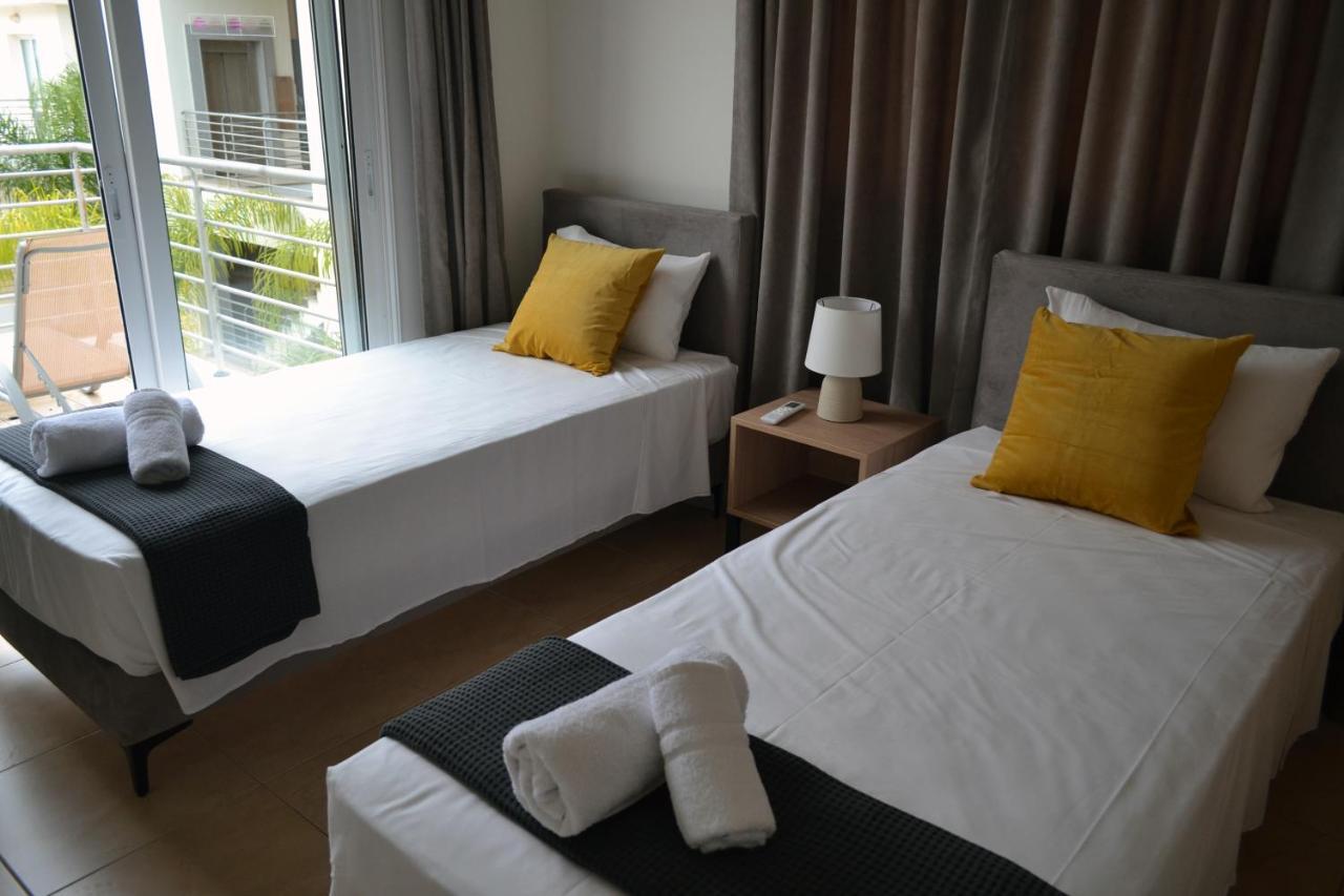 Sweet Retreat Apartment พาราลิมนี ภายนอก รูปภาพ