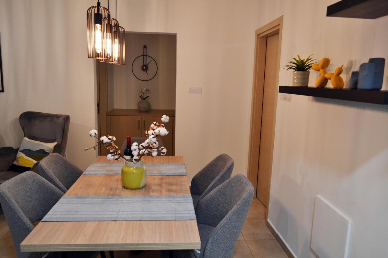 Sweet Retreat Apartment พาราลิมนี ภายนอก รูปภาพ