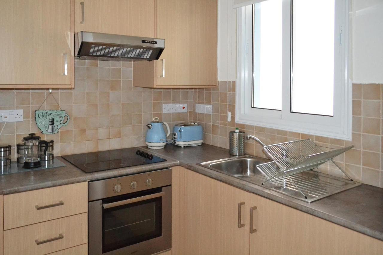 Sweet Retreat Apartment พาราลิมนี ภายนอก รูปภาพ